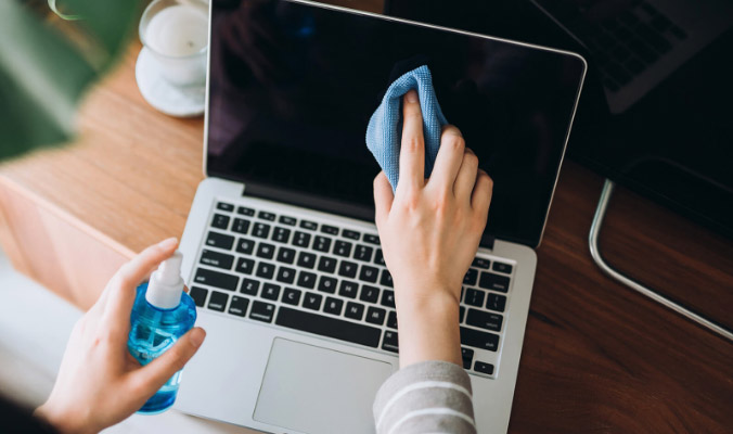 Clean Laptop Screen