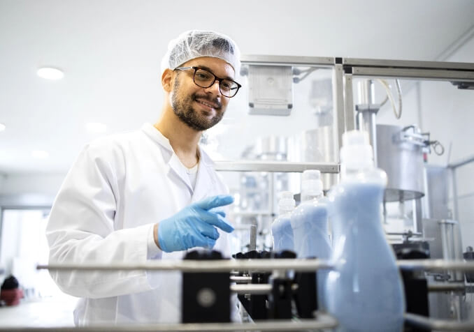 Fabric Conditioner Factory with Staff Inspector
