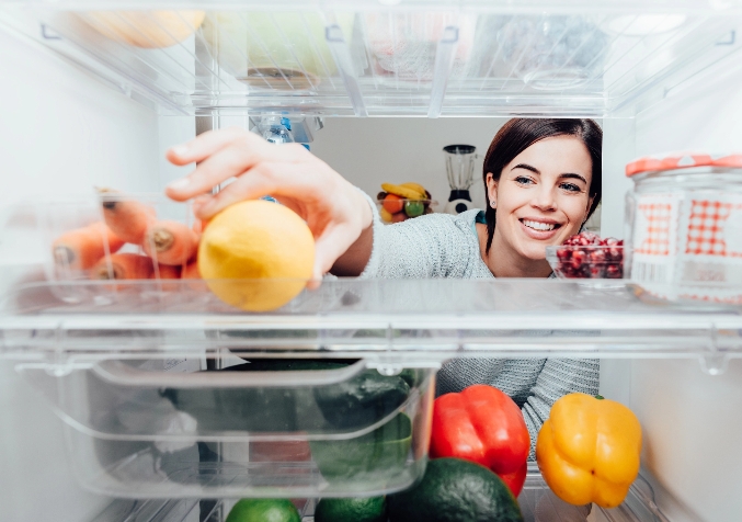 Woman gets a lemon inside fridge