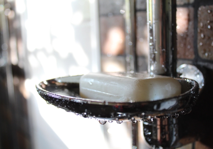 Drenched Hard Soap Dish