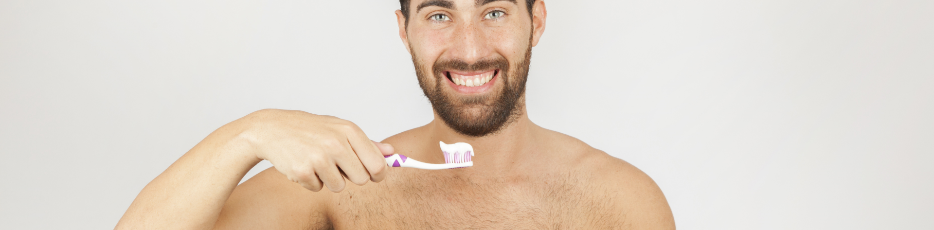 7 Amazing Cleaning Tips with Toothpaste